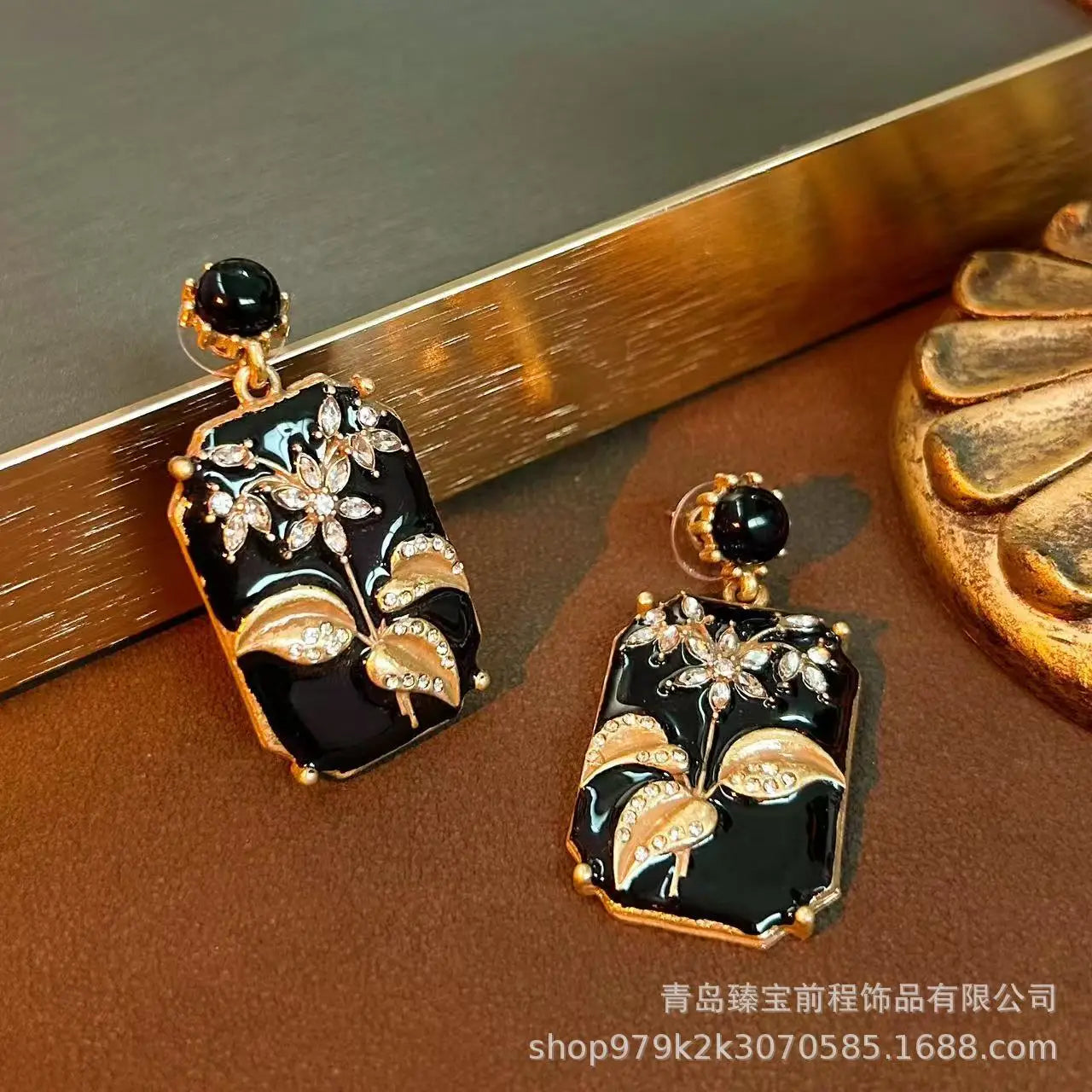 Black Enamel Relief Chinese Style Earrings Vintage Luxury Elegant