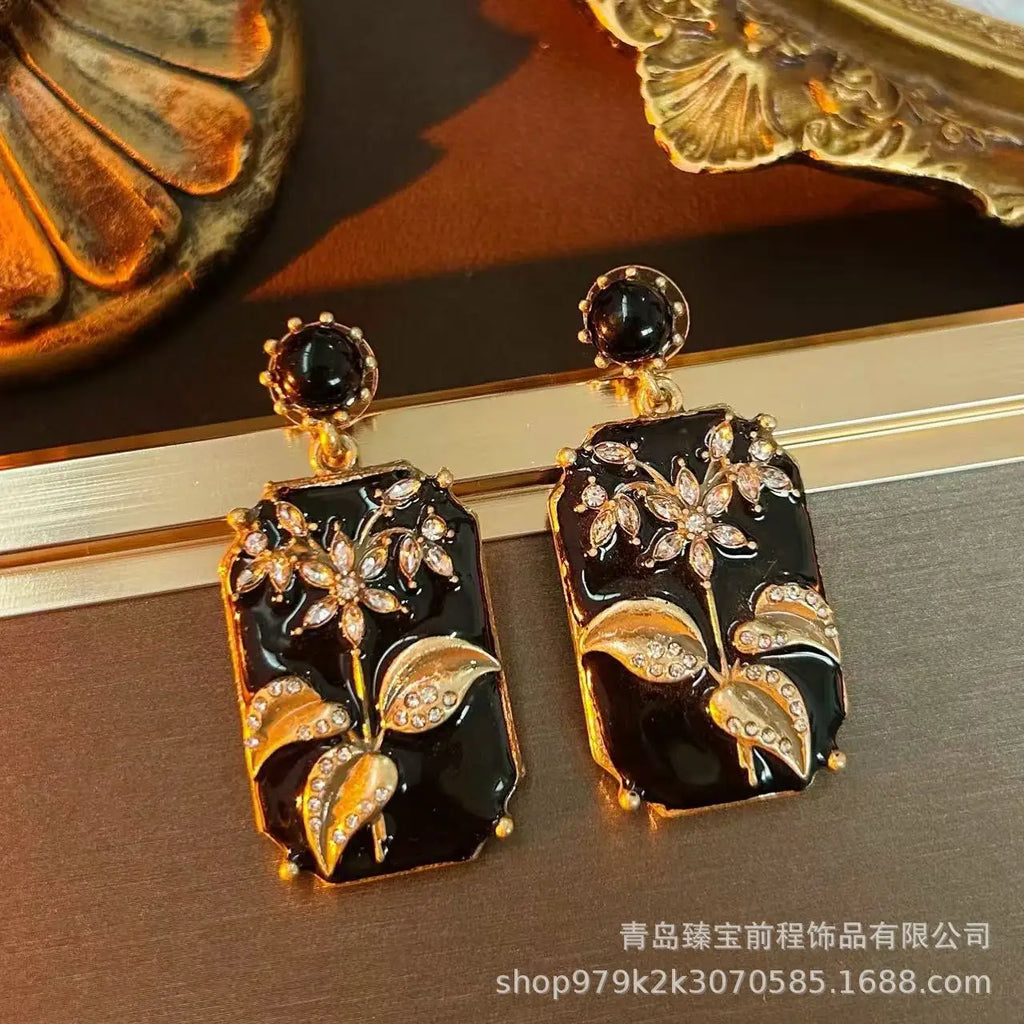 Black Enamel Relief Chinese Style Earrings Vintage Luxury Elegant